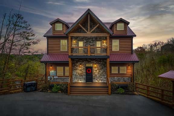 Majestic Pines Lodge - Image 1