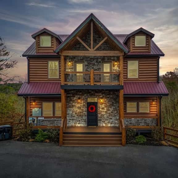 Majestic Pines Lodge - Image 1